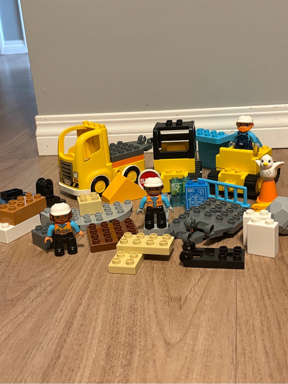 Lego Duplo Construction Building Set 35 Piece Lot Truck Trailer Blocks Figures